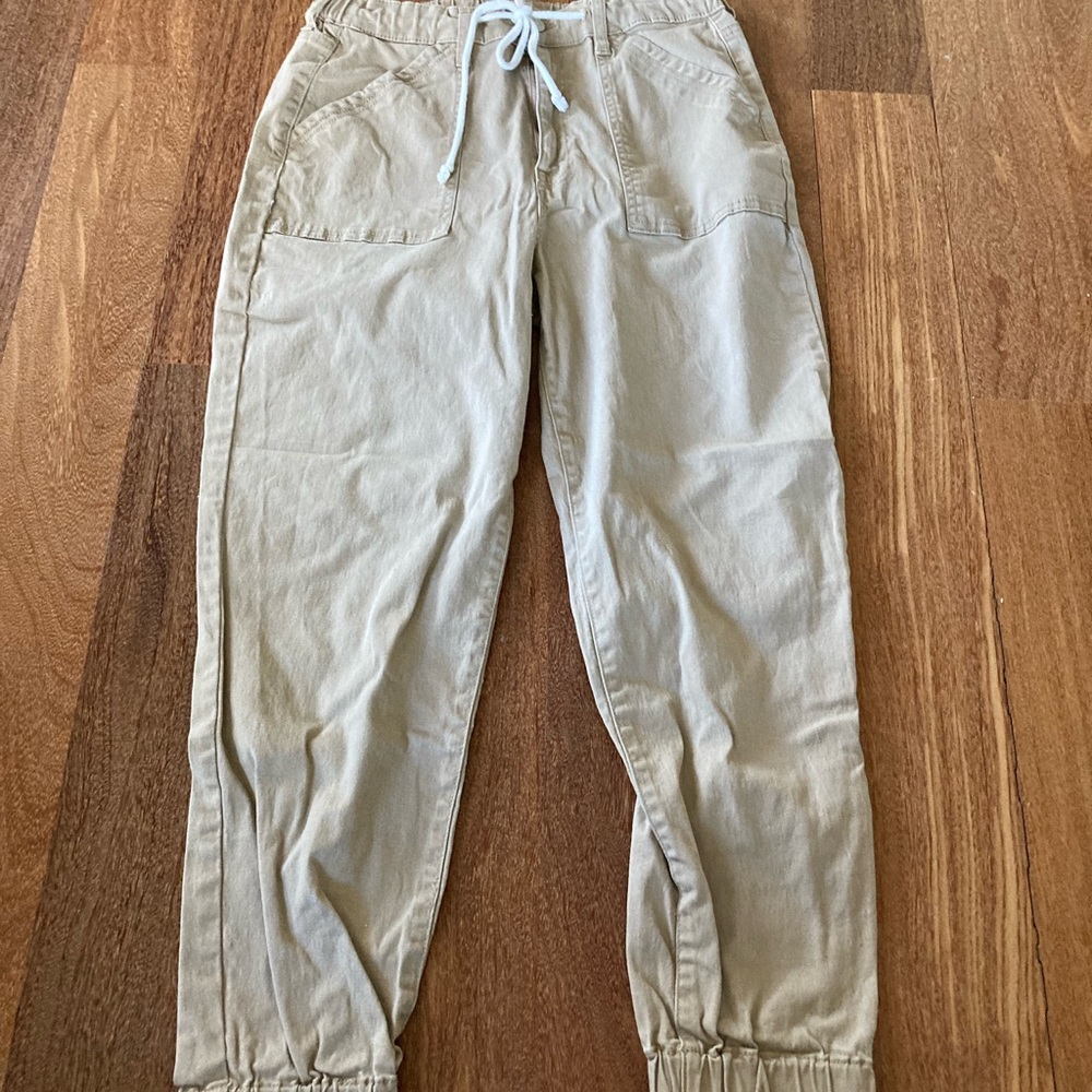 No Boundaries jogger khaki pants